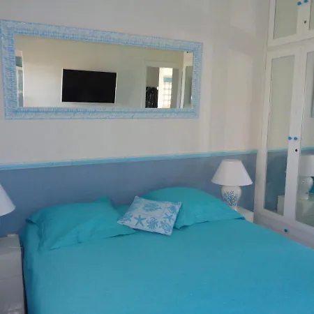 Les Pieds Dans L Eau