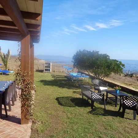 Les Pieds Dans L Eau ستينتينو