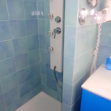 Les Pieds Dans L Eau