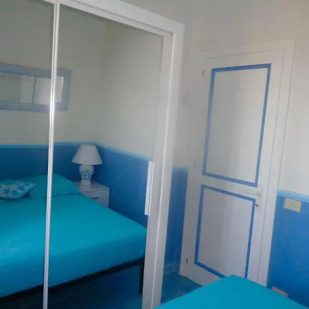 Les Pieds Dans L Eau *